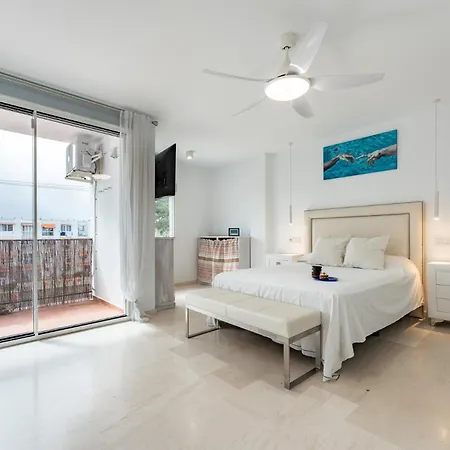 Apartment Ct 376 - Faro's Calypso Duplex Penthouse - Walking Distance To Sitio de Calahonda