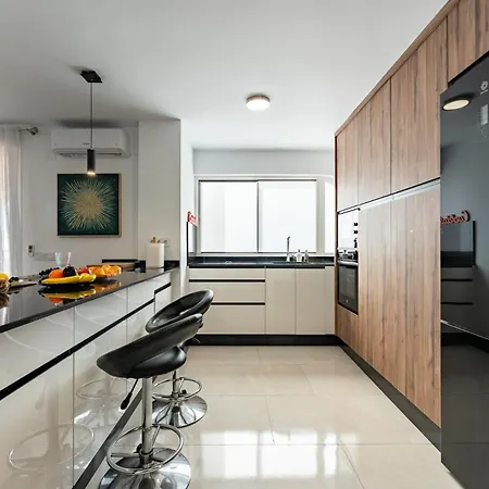Ct 376 - Faro's Calypso Duplex Penthouse - Walking Distance To Apartment Sitio de Calahonda